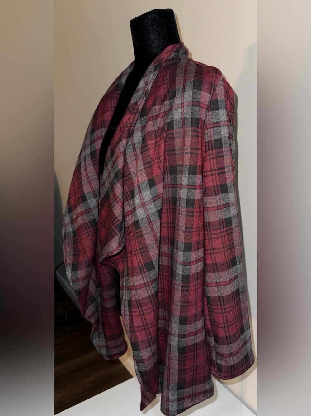 BB Dakota Plaid Drape Front Cardigan Red Grey Open Front Jacket Sweater Medium M - Picture 2 of 8